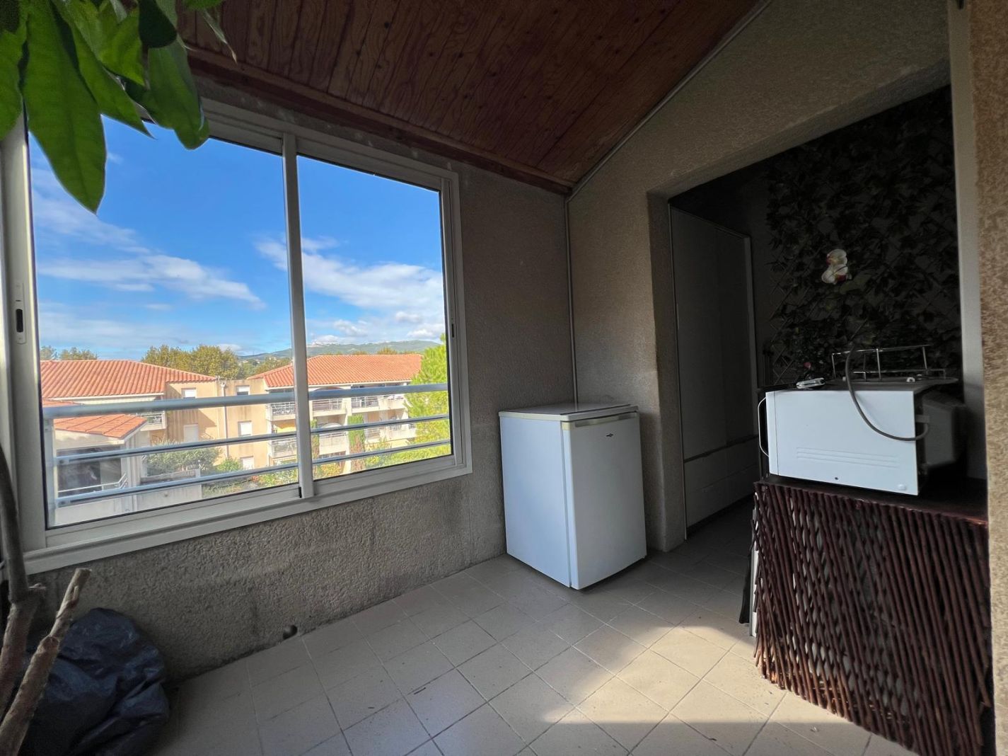Studio à louer à PLAN DE CUQUES